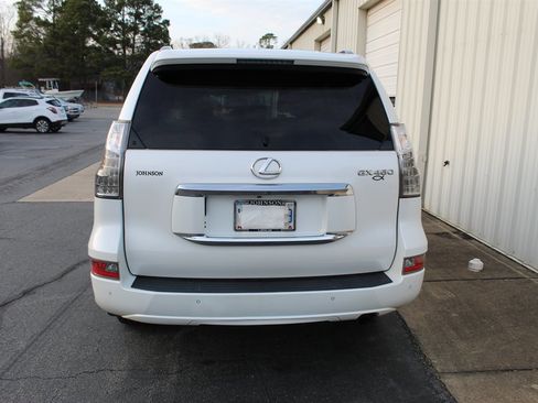 Used 2016 Lexus GX 460 Luxury w/ Preferred Accessory Package image 14