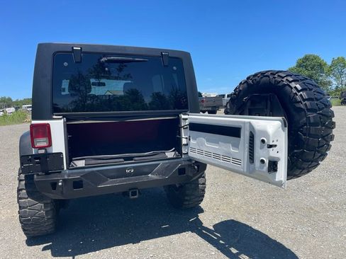 Used 2015 Jeep Wrangler Unlimited Sport w/ Quick Order Package 24S AWD/4WD image 6