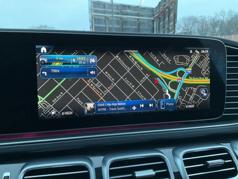 Used 2025 Mercedes-Benz GLS 450 4MATIC image 25