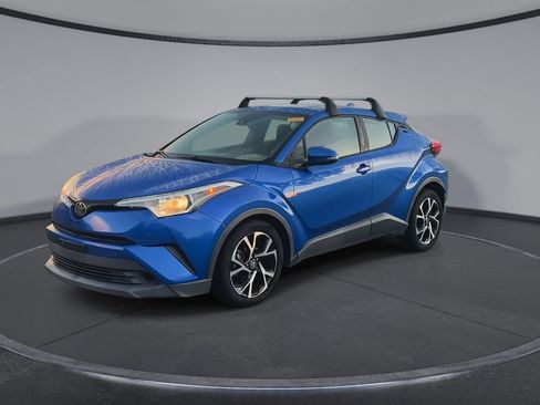 Used 2018 Toyota C-HR XLE FWD image 4