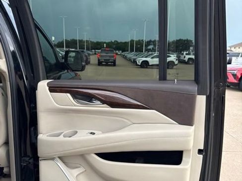 Used 2016 Cadillac Escalade ESV Premium AWD/4WD image 14