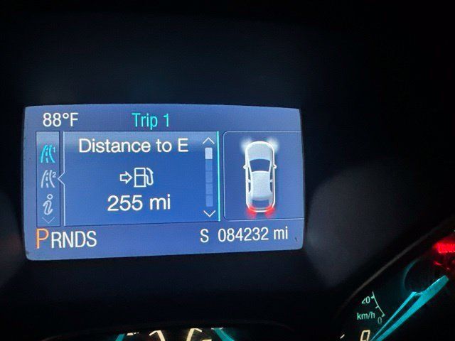 Used 2014 Ford Focus SE w/ Equipment Group 201A FWD image 6