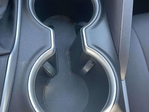 Used 2021 Toyota Camry LE image 29