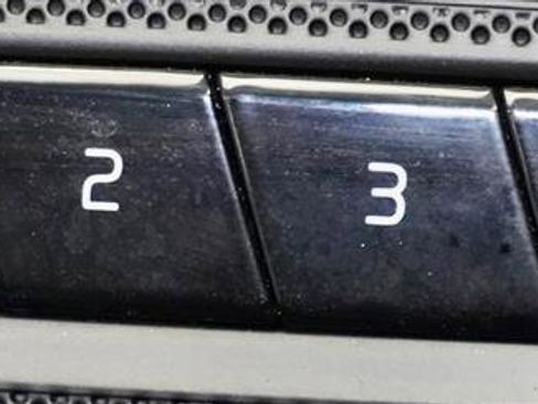 Used 2016 Volvo XC90 T6 Momentum image 33