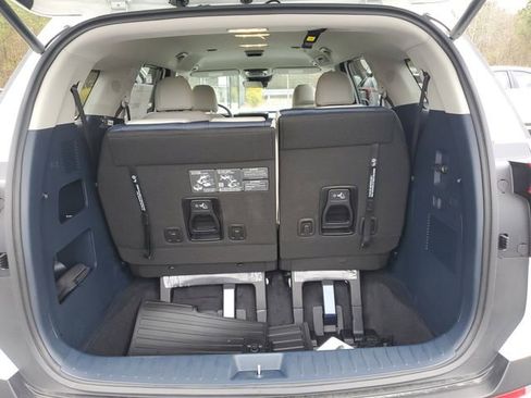 New 2026 Kia Carnival EX image 9