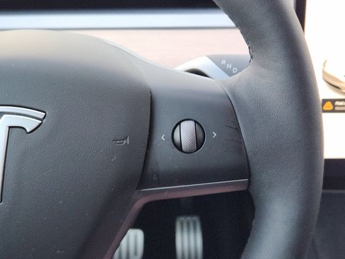 Used 2021 Tesla Model Y Performance image 29