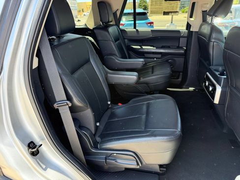 Used 2024 Ford Expedition XLT RWD image 42
