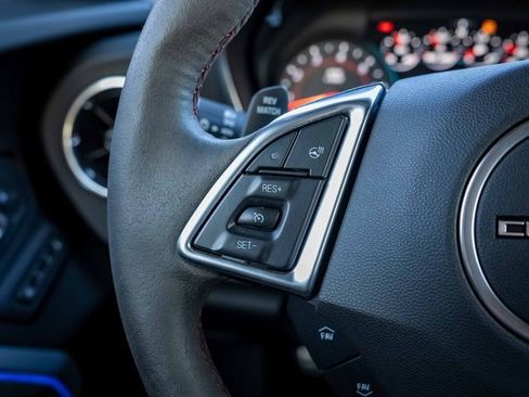 Used 2018 Chevrolet Camaro ZL1 image 30