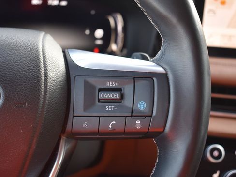 Used 2023 INFINITI QX60 Sensory w/ Vision Package AWD/4WD image 36