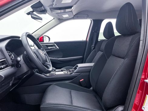 New 2025 Mitsubishi Outlander ES image 12