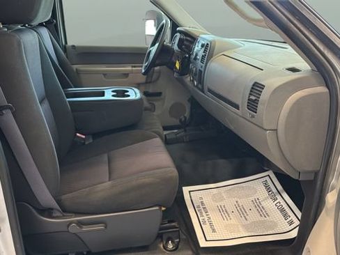Used 2011 Chevrolet Silverado 2500 W/T w/ Snow Plow Prep Package AWD/4WD image 16