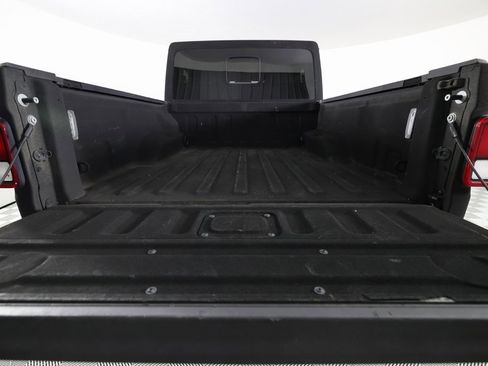 Used 2022 Jeep Gladiator Sport image 7