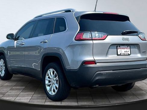 Used 2019 Jeep Cherokee Latitude w/ Popular Appearance Group FWD image 4