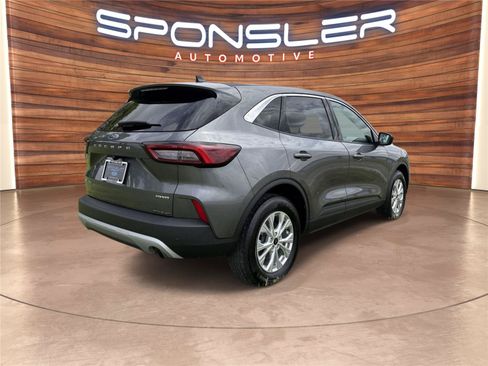 Used 2023 Ford Escape Active w/ Tech Pack #1 AWD/4WD image 7