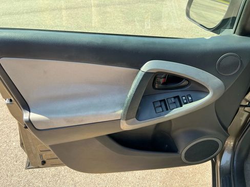 Used 2010 Toyota RAV4 4WD image 17