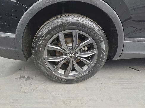 Used 2023 Volkswagen Tiguan SE FWD image 17
