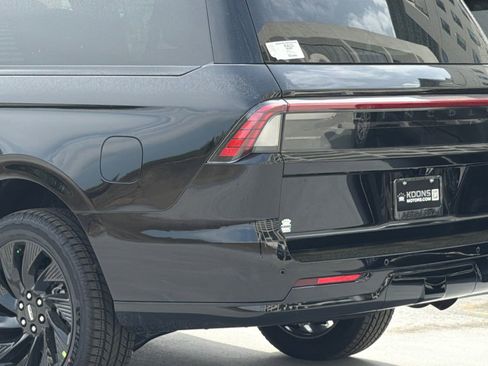 New 2026 Lincoln Navigator L Reserve AWD/4WD image 7