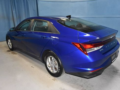 Used 2021 Hyundai Elantra SE w/ Cargo Package FWD image 25