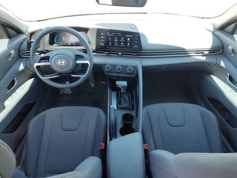 New 2026 Hyundai Elantra SE FWD image 12