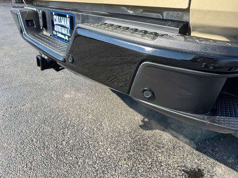 Used 2024 Chevrolet Colorado Trail Boss w/ Technology Package image 9