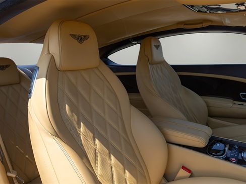 Used 2015 Bentley Continental GT image 19