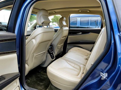 Used 2018 Lincoln MKX Select w/ Select Plus Package image 38