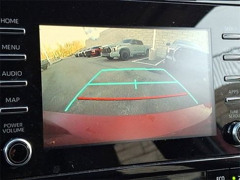 Used 2020 Toyota Prius XLE w/ Advanced Technology Package image 17