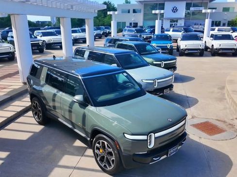 Used 2022 Rivian R1T Launch Edition AWD/4WD image 6