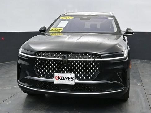 Used 2024 Lincoln Nautilus Reserve AWD/4WD image 11