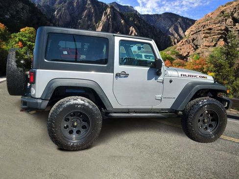 Used 2016 Jeep Wrangler Rubicon AWD/4WD image 2