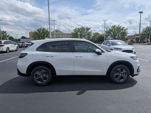 New 2026 Honda HR-V LX image 2