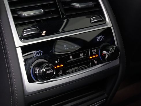 Used 2022 BMW 750i xDrive 750i xDrive w/ Executive Package image 44