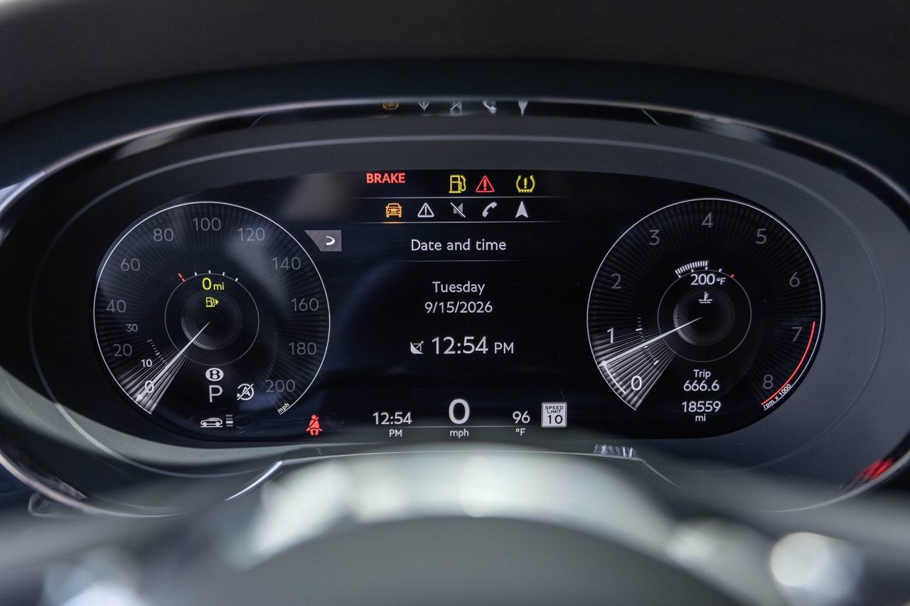 Certified 2023 Bentley Bentayga Extended Wheelbase AWD/4WD image 30