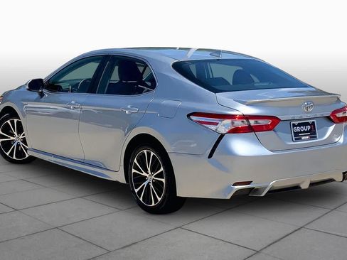 Used 2020 Toyota Camry SE FWD image 11