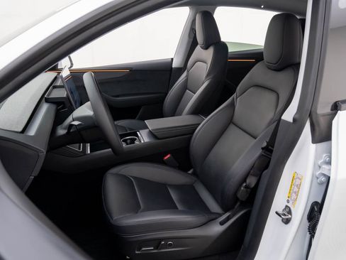 Used 2026 Tesla Model Y Long Range image 16