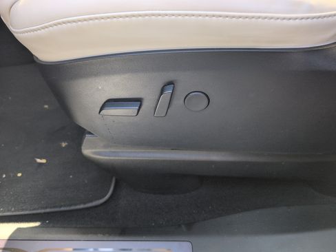 Used 2020 Tesla Model X Long Range AWD/4WD image 7