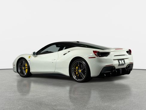 Used 2019 Ferrari 488 GTB RWD image 12