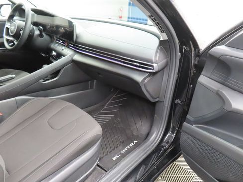 Used 2024 Hyundai Elantra SEL FWD image 29