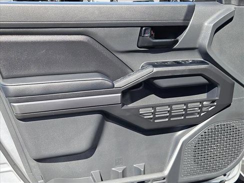 Certified 2026 Toyota Tacoma SR5 AWD/4WD image 9