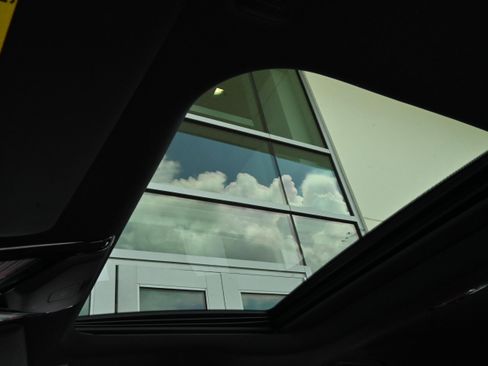 Certified 2023 BMW i4 eDrive35 RWD image 26