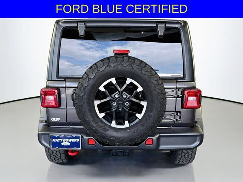 Used 2025 Jeep Wrangler Unlimited Rubicon AWD/4WD image 9