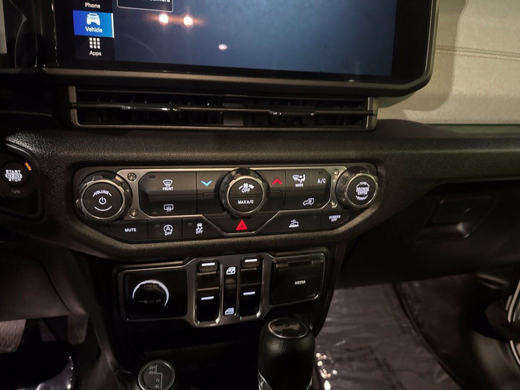 Used 2026 Jeep Wrangler Unlimited Sport AWD/4WD image 19