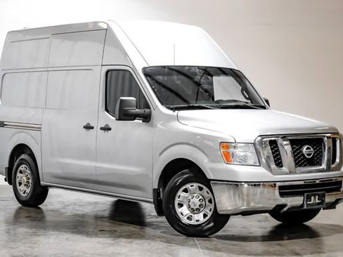 Used 2013 Nissan NV 3500 SV w/ Technology Pkg image 9