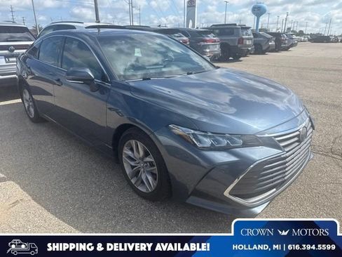 Used 2019 Toyota Avalon XLE w/ Moonroof Package FWD image 1
