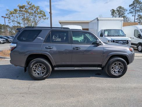 Used 2022 Toyota 4Runner TRD Off-Road Premium image 2