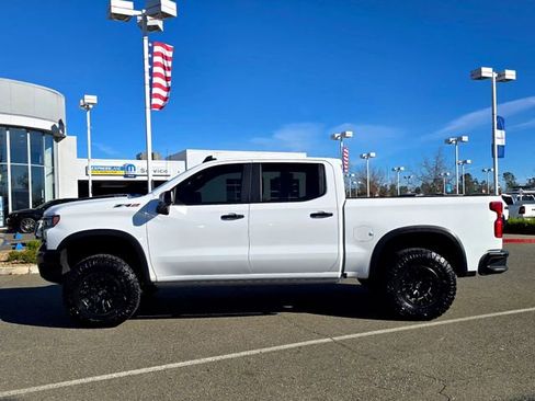 Used 2026 Chevrolet Silverado 1500 ZR2 AWD/4WD image 9