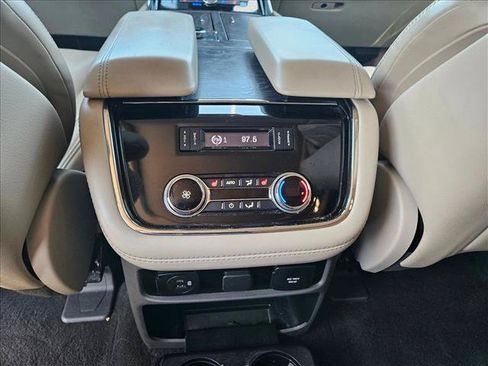 Used 2021 Lincoln Navigator L Reserve AWD/4WD image 19
