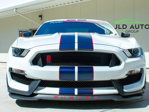 Used 2019 Ford Mustang Shelby GT350R w/ GT350R Equipment Group 920A RWD image 2