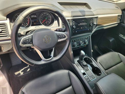 Used 2021 Volkswagen Atlas SE FWD image 2