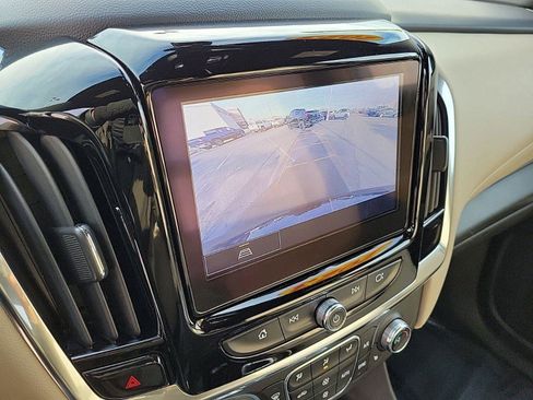 Used 2023 Chevrolet Traverse LT image 27